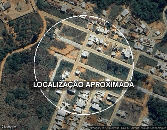 Casa com 60m² construídos em terreno de 600m², desocupada