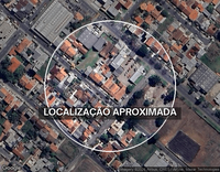 Casa com 3 quartos e 2 banheiros, área construída de 120m², desocupada