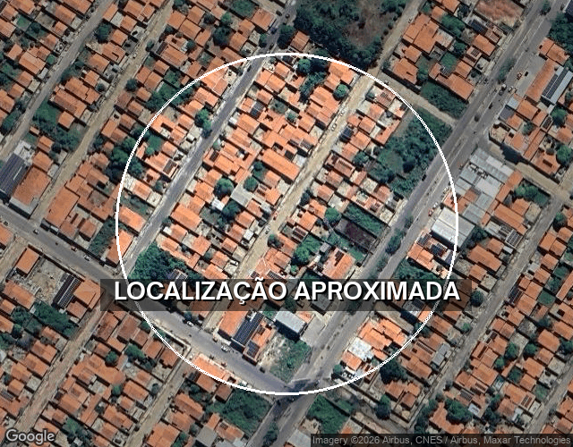 Casa com 2 quartos, varanda e 1 vaga de garagem