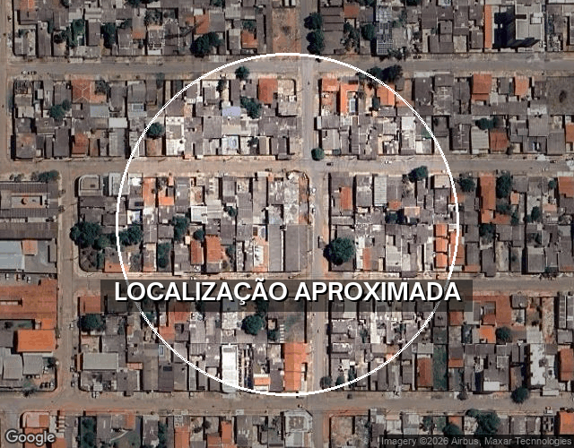 Casa com 2 quartos, varanda e 1 vaga de garagem