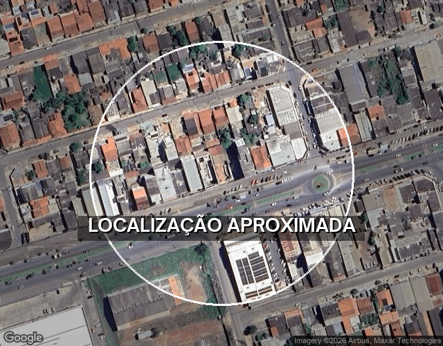 Casa com 2 quartos, varanda e 1 vaga de garagem