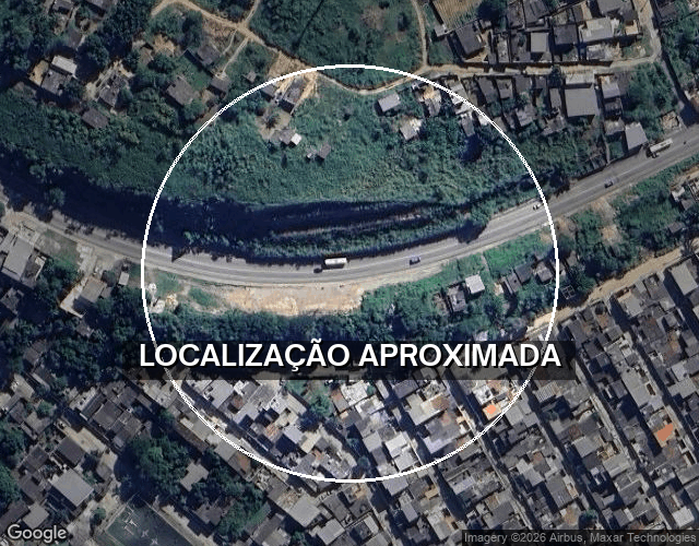 Prédio comercial com 5 lojas e galpão, 539,22m²