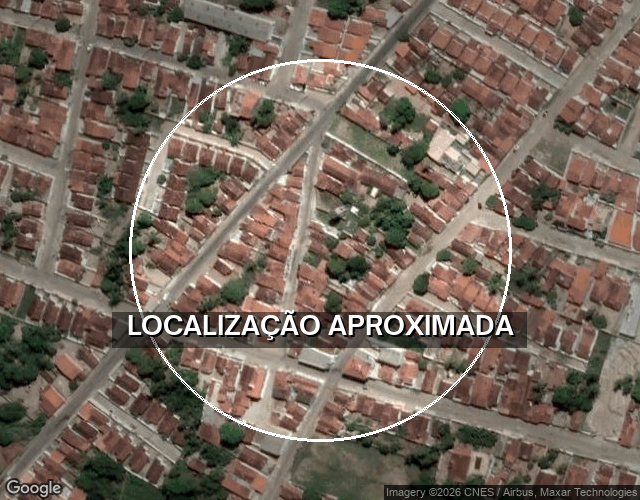 Casa com 3 quartos, 80m², varanda e área de serviço