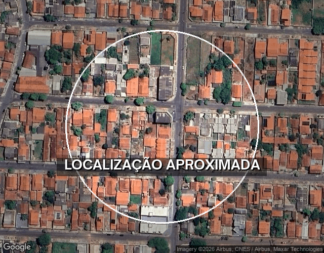 Casa com 1 vaga de garagem, 129,9 m² construídos, ocupada