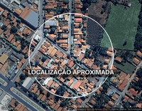 Casa com 4 vagas de garagem, 600m² de terreno, ocupada