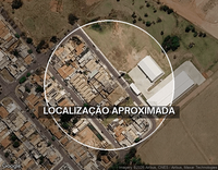 Casa com 2 vagas, 180m² de terreno, ocupada