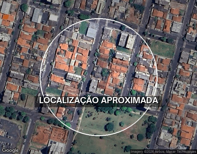 Casa com terreno de 360m², 2 quartos, 1 banheiro, ocupada