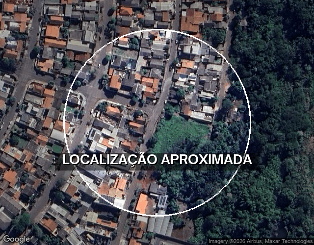 Casa com terreno de 324,50m², 3 quartos, 2 banheiros, desocupada