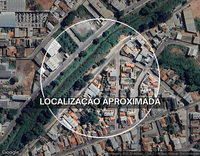 Casa antiga com 4 cômodos e terreno de 132,90m²