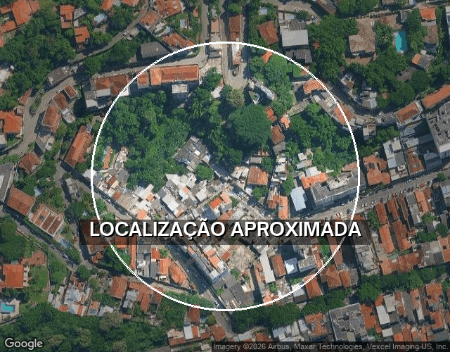 Casas na Glória com 2 pavimentos e 4 quartos