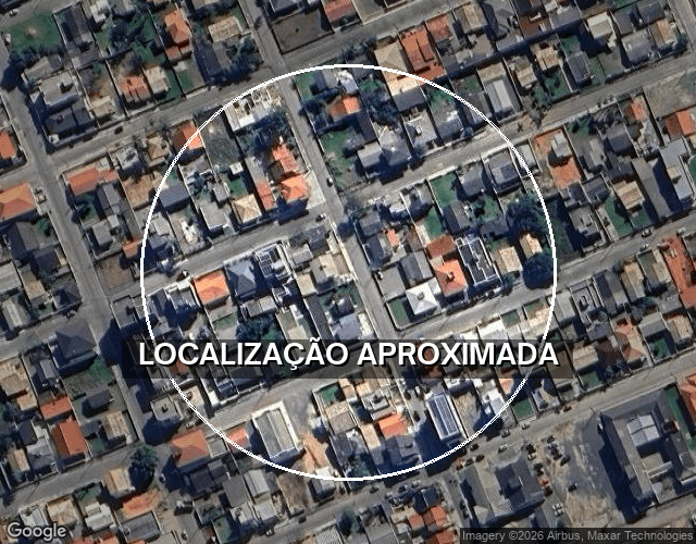 Casa de 2 pavimentos com 214m², 2 quartos, 2 banheiros, desocupada