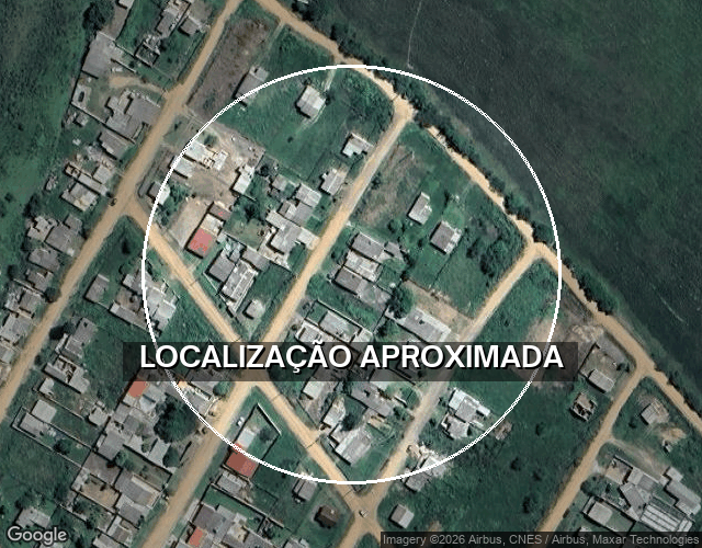 Casa com 3 quartos, 1 banheiro, sala e cozinha em terreno de 300m²