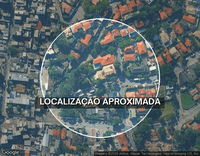Casa assobradada com 6 suítes, piscina e churrasqueira