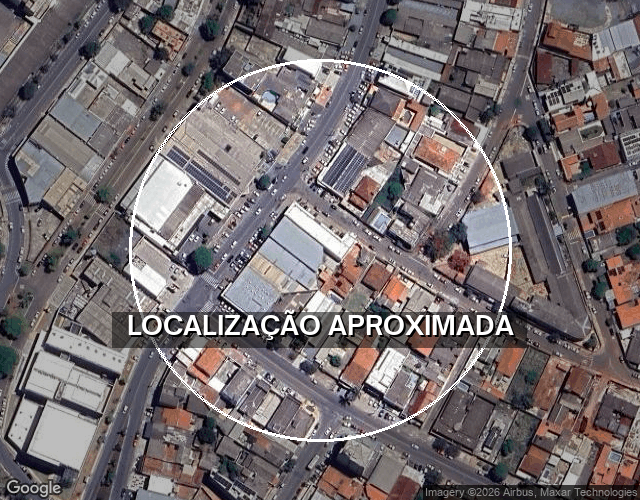 Prédio residencial e comercial de 3 pavimentos com piscina e sauna
