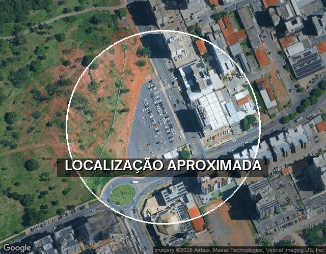 Área de estacionamento com 840m² desocupada