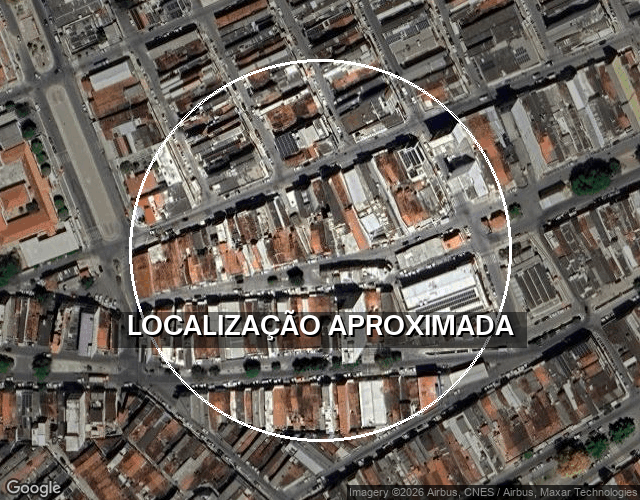 Prédio residencial com 3 andares, 4 quartos, 3 banheiros e 303,25 m² construídos