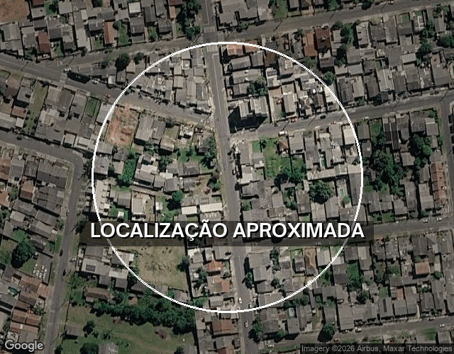 Casa de Madeira com 2 Quartos e Terreno de 330m²