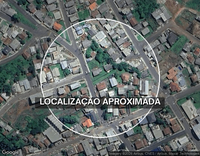 Casa com 1 quarto e 1 banheiro, área construída de 64m², precisa de reparos