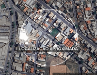 Terreno triangular de 433,18 m², com infraestrutura urbana