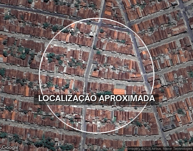 Casa com 2 quartos e escritório em terreno de 242m²