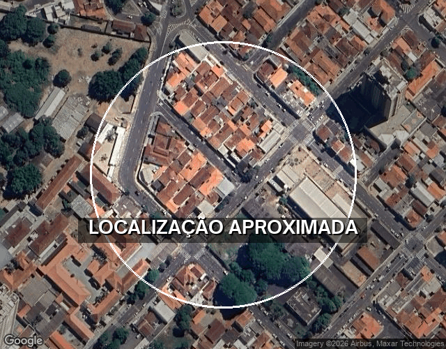 Casa com 4 quartos, 3 banheiros e 2 vagas de garagem