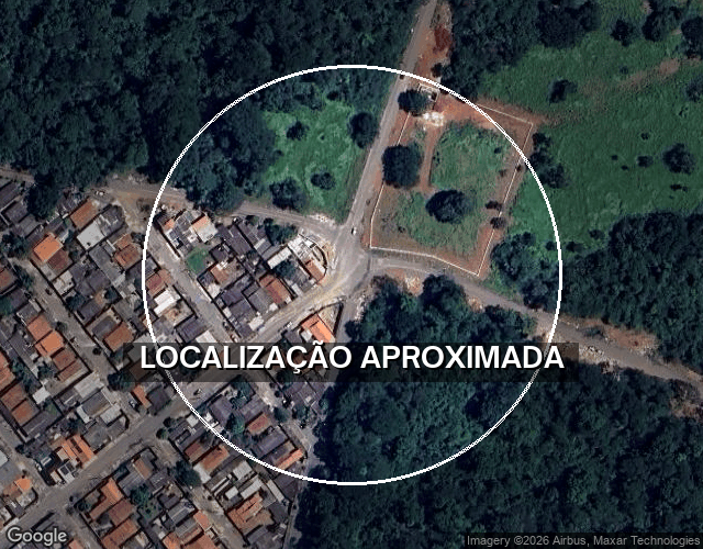 Casa com 2 quartos, 3 vagas, 232,65m² construídos, desocupada