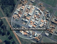 Casa com 126m², varanda, área de serviço e 1 banheiro