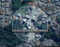 Casa com 3 quartos, 2 salas, cozinha e banheiro externo