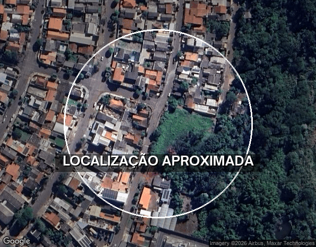 Casa com terreno de 324,50m², 3 quartos, 2 banheiros, desocupada