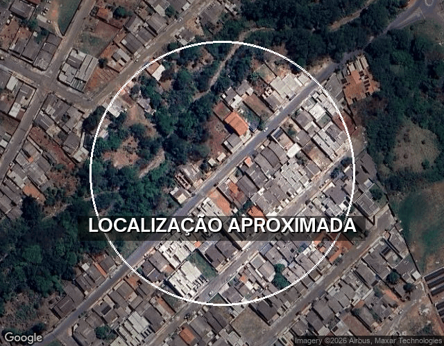 Casa residencial de esquina com 3 quartos, 305,85 m², desocupada
