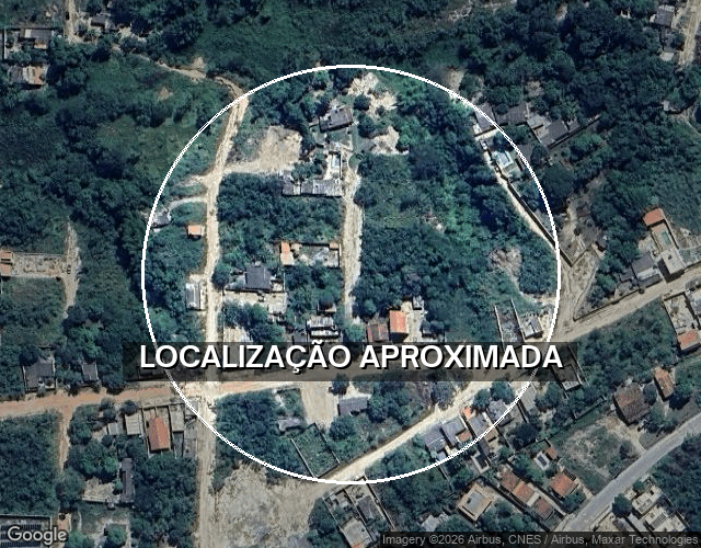 Casa com 355,81m² de área privativa, ocupada, em condomínio