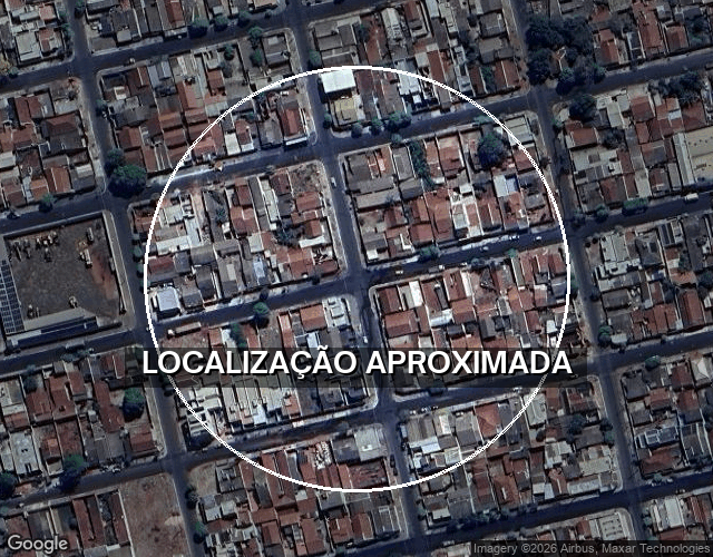 Casa com 2 vagas de garagem, 162m² de terreno, ocupada
