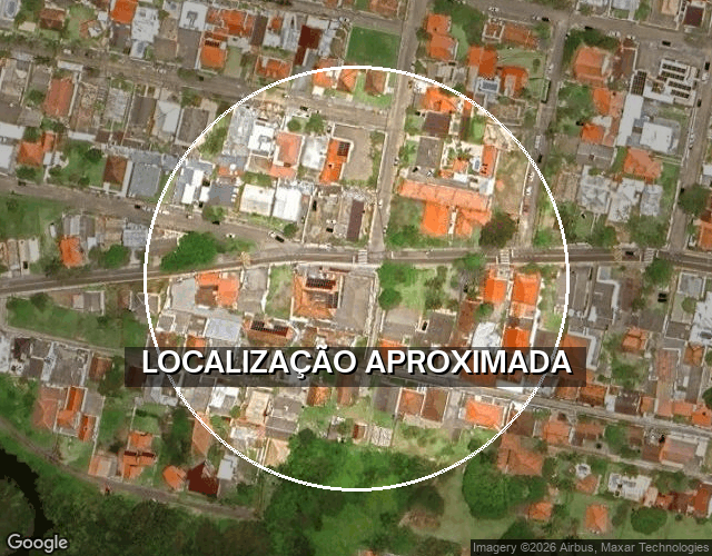 Imóvel comercial e residencial com 2 salas, 3 apartamentos e 2 quitinetes