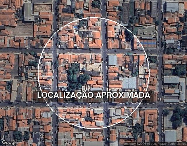 Casa com 227 m² de área construída, 340 m² de terreno, 3 quartos, 2 banheiros, 2 vagas de garagem, ocupada