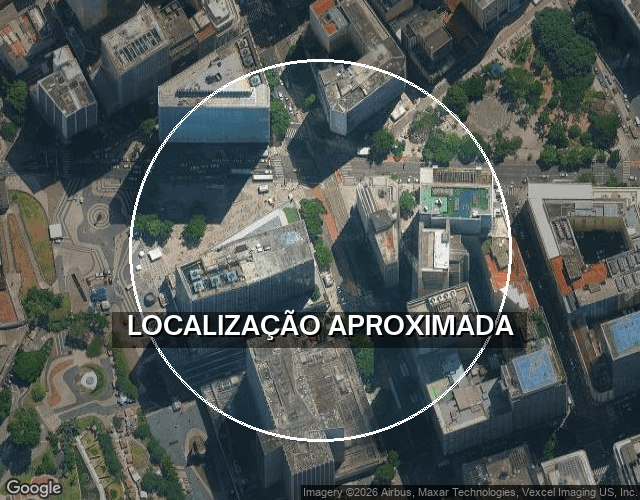 Sala comercial com 30m², banheiro, desocupada, ideal para escritório