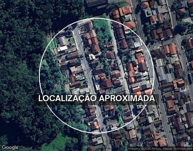 Casa em alvenaria com 3 quartos, 115m², precisa de reparos