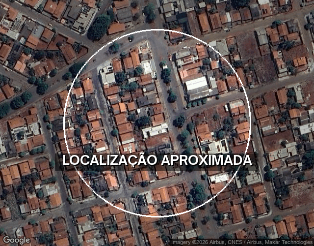 Casa com 2 vagas de garagem, 300m² de terreno, ocupada