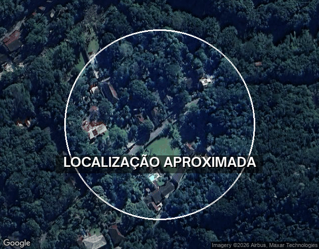 Casa com 3 quartos e 4 banheiros, 212 m², ocupada
