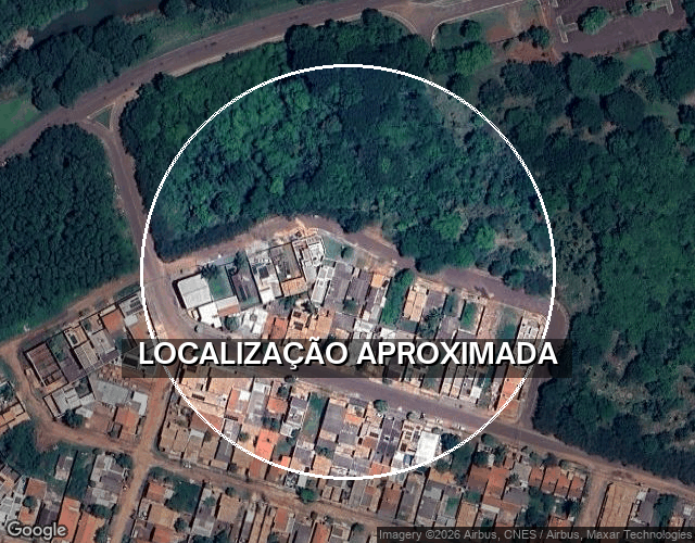 Casa com 4 quartos, 3 banheiros e 1 vaga de garagem, desocupada