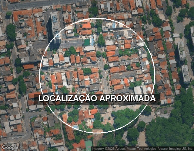Casa com 4 quartos e 3 banheiros, 347 m², desocupada