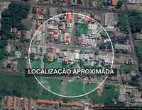 Casa com depósito, 195m² construídos, 2 quartos, 1 suíte, 1 banheiro, garagem para 2 veículos