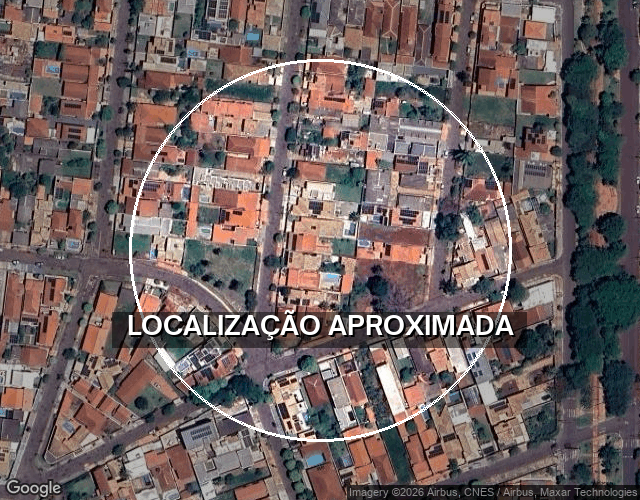 Prédio residencial com 3 apartamentos e suíte em Campo Grande