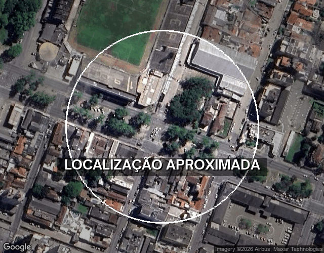 Terreno com Construção em Pelotas - 2 Pavimentos, 2 Quartos, Garagem