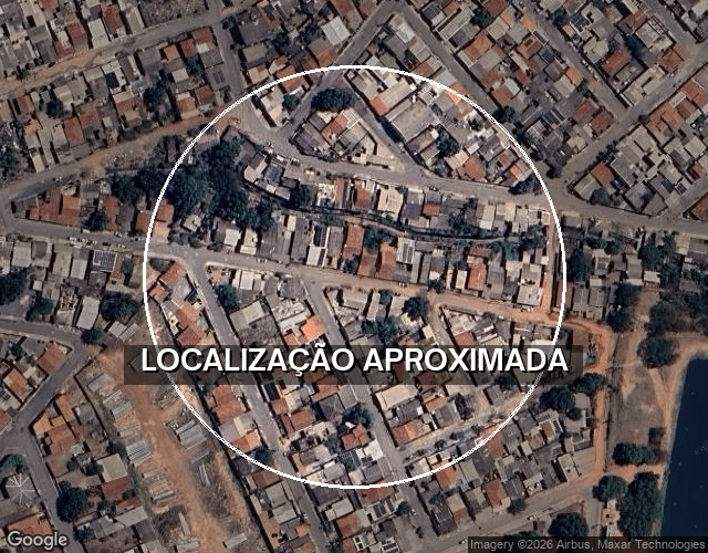 Casa com 2 quartos, varanda e 1 vaga de garagem