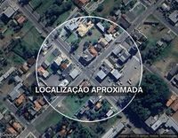 Terreno com casa e garagem, 493,50m²