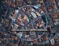 Casa com 323m², 6 cômodos, terraço, desocupada