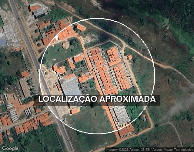 Casa com 2 quartos e 77m², área total de 180m², desocupada