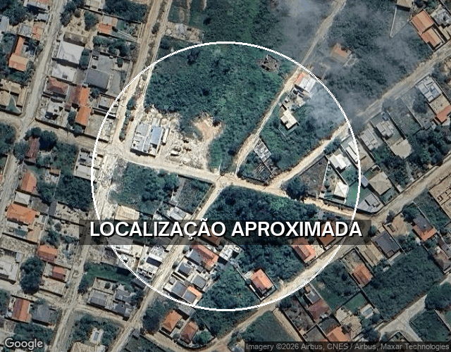 Duas casas simples em Esmeraldas-MG