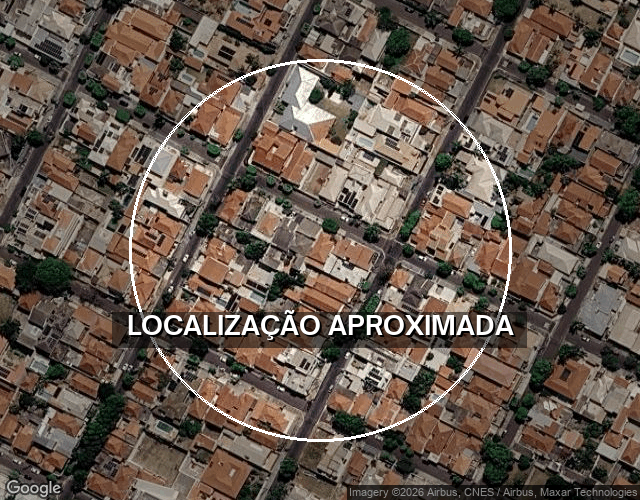 Casa com 3 quartos, 2 banheiros e 1 vaga de garagem, ocupada