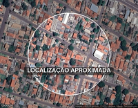 Casa com 3 quartos, 2 banheiros e 1 vaga de garagem, ocupada